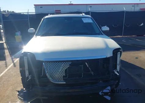 2010 GMC Yukon Xl 1500 Denali из США, поврежденный, VIN 1GKUKMEF5AR158853